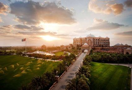 لماذا فندق قصر الإمارات هو خيارك الأمثل؟ 